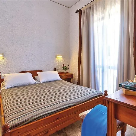 Koukouras Apartment *